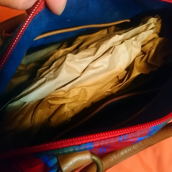 Handbag - Picture 3 of 5